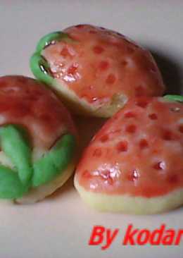 Nastar bentuk strawberry