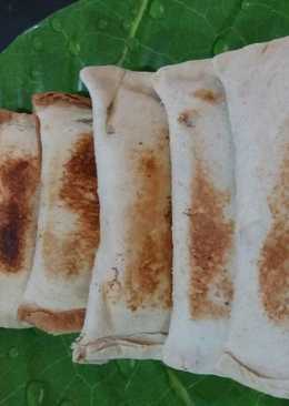 Sosis roti panggang isi pisang coklat