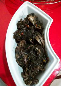 Blekutak(sotong) masak ireng