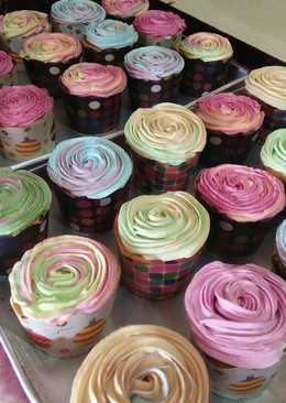 Cupcakes ombre b'day si kecil yang 1