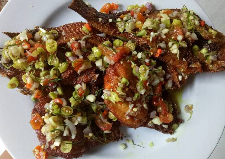 resep makanan Ikan mujair goreng sambal dabu2