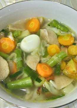 Sayur Sop (Pakai Sosis, Bakso, Telur Puyuh)