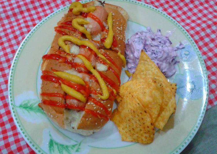 cara membuat Hotdog braised lamb,with nachos &coleslaw
