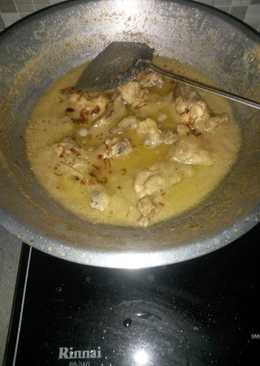 Opor ayam putih (ayam masak putih)