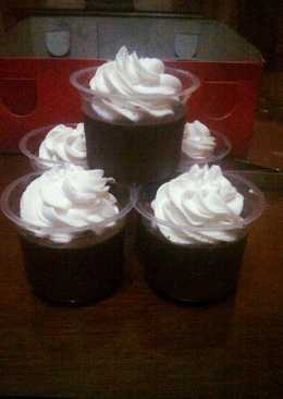 Puding coklat whip cream 