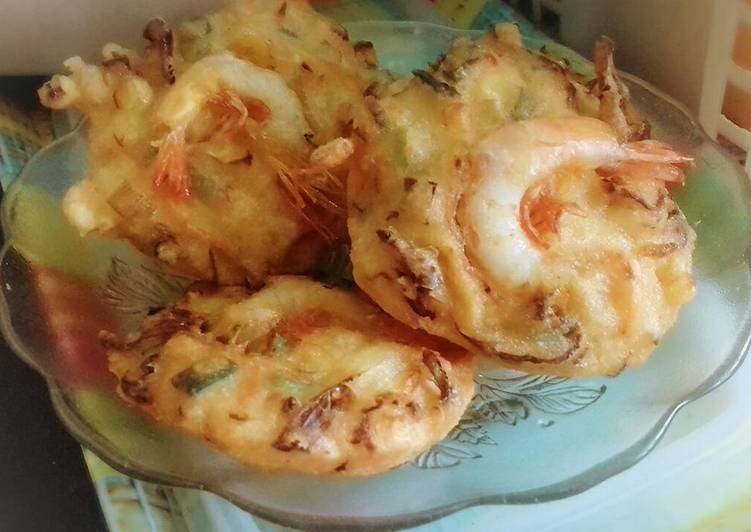 resep makanan Bakwan jagung udang pedess