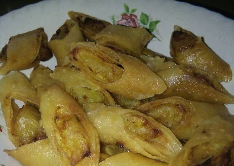 gambar untuk cara membuat Kulit lumpia isi pisang