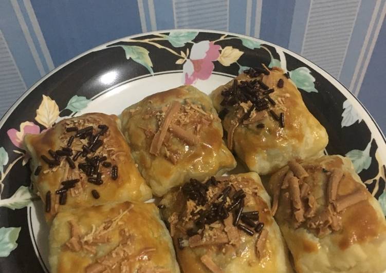 Bolen pisang keju coklat