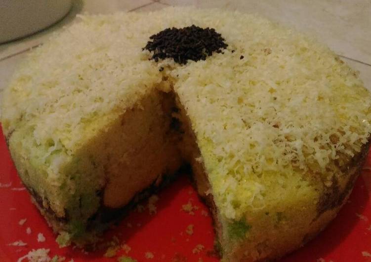 gambar untuk cara membuat Marble Cake Pandan Coklat Magic Com