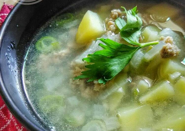 resep lengkap untuk Sup Daging & Kentang dgn Aroma Bawang ala JTT
