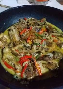 Ayam kampung panggang kuah santan pedas