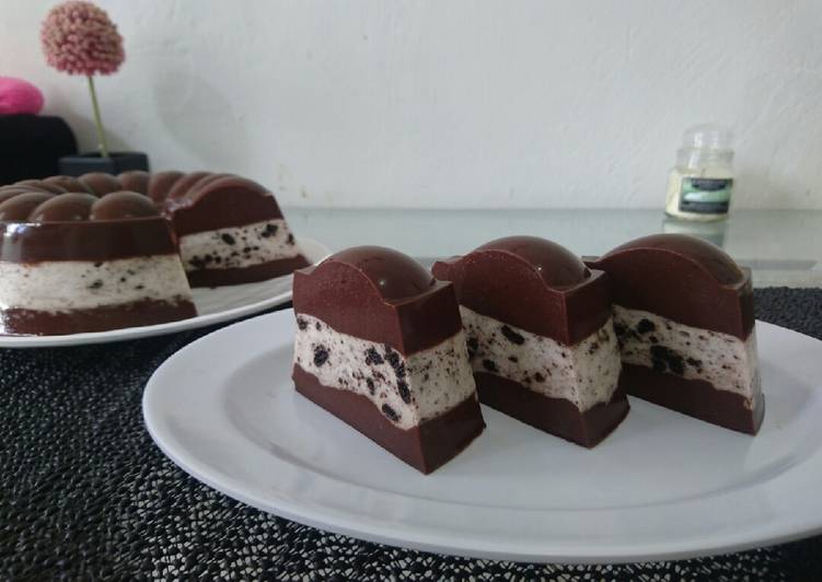 resep lengkap untuk Puding Coklat Oreo (3 layer)