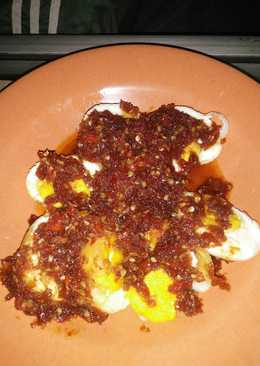 Telur bulat balado