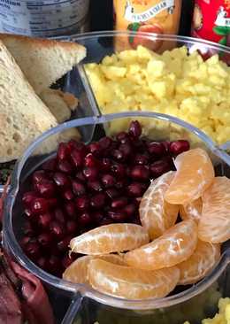 Menu Sarapan Ala Hotel ðŸ'‰ðŸ» Scramble Eggs, Beef Salami, Toast, Fruits, Yogurt and Cream Cheese