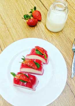 Puding susu starwberry merah putih
