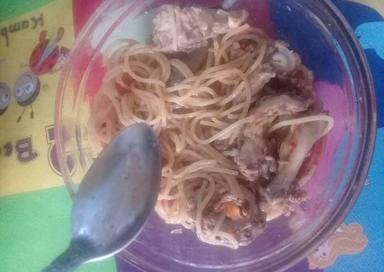 gambar untuk cara membuat Spatula (spageti tulang) sosis