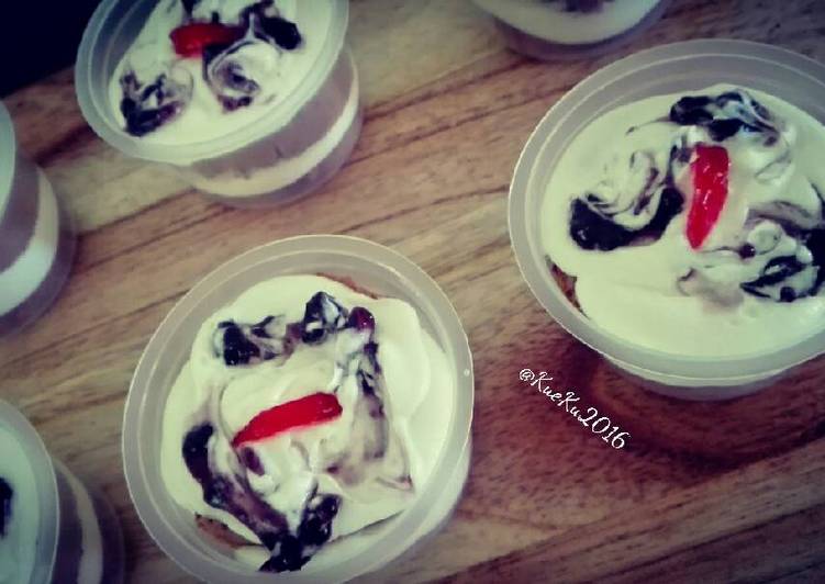 Resep Black Forest cup By SukmaKueKu