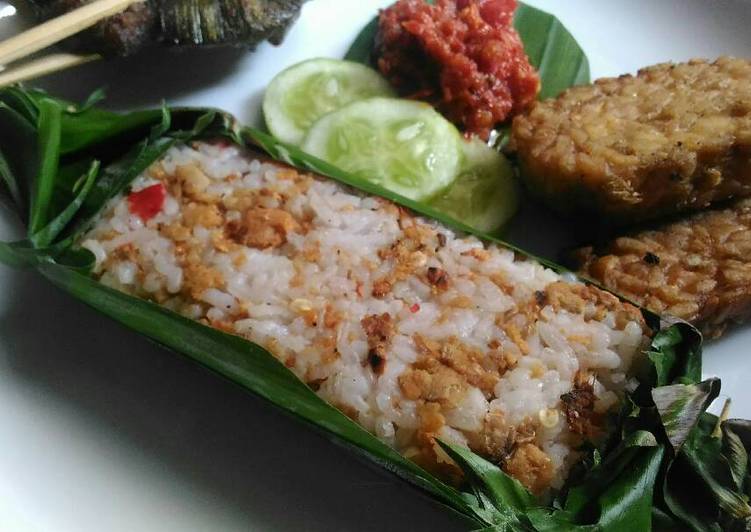 gambar untuk cara membuat Nasi Tutug Oncom #pr_masakanbungkusdaun