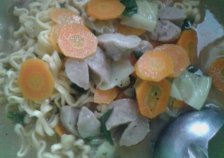 gambar untuk resep makanan Mie burung dara kuah bakso