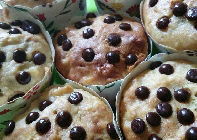 bahan dan cara membuat Banana cupcake simple moist