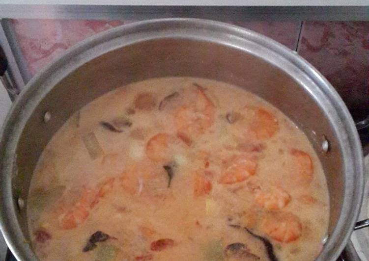 resep makanan Tom yam udang sayur jamur