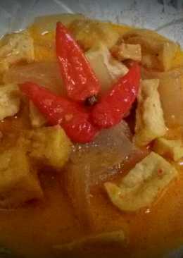 Tahu dan kulit sapi kuah santan