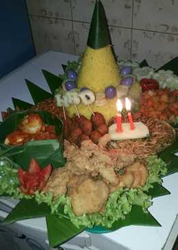 Nasi tumpeng