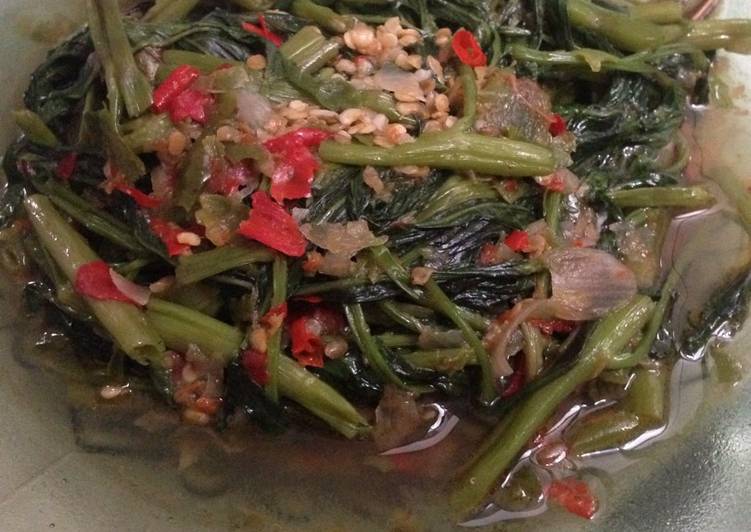 resep lengkap untuk Cah kangkung cabe rawit