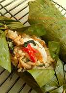 Nasi bakar telur asin, teri, jamur dan kemangi