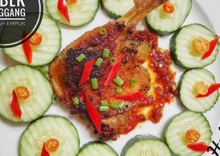 bahan dan cara membuat Bebek Panggang Rempah Empuk