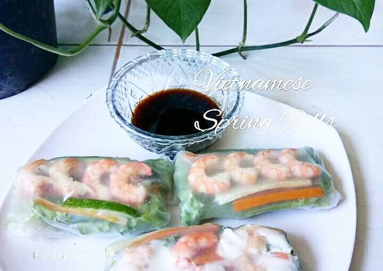 bahan dan cara membuat Vietnamese spring rolls