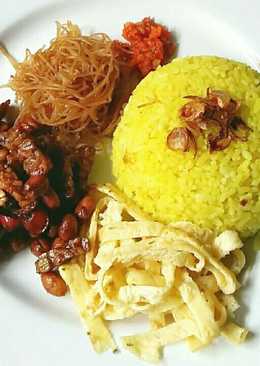 Nasi Kuning Wangi dan Gurih ala Rieska