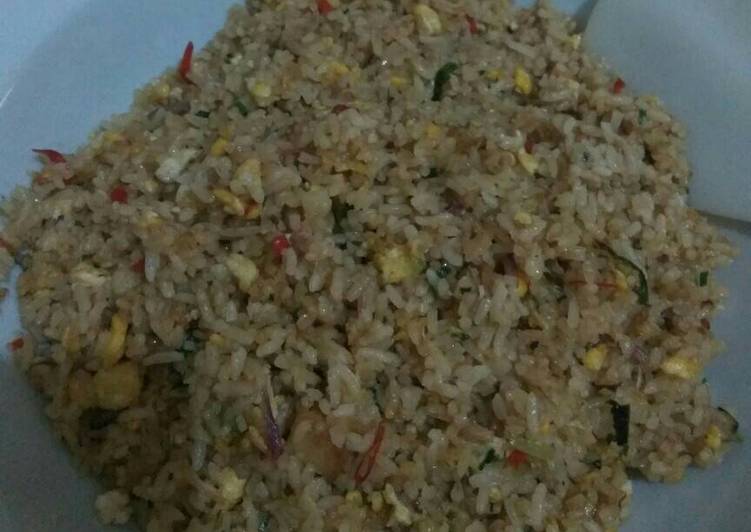 resep makanan Nasi goreng apa ada nya ??