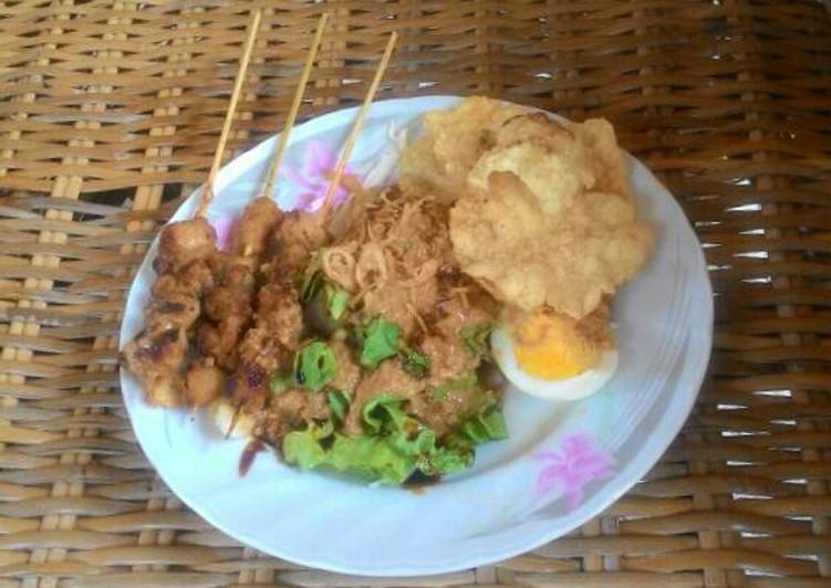  Resep Gado gado sate ayam bakar bumbu kacang ala Cut Dewi 