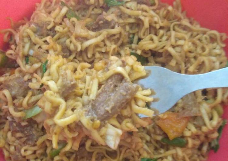 cara membuat Mie goreng sapi magic com