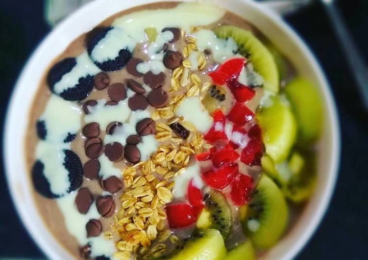 gambar untuk resep makanan Choco banaple smoothie bowl (banana apple)