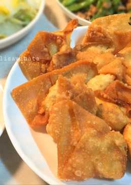 Pangsit goreng isi udang nyumi