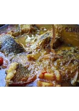 Ikan buntut kuning bumbu kuning pedas