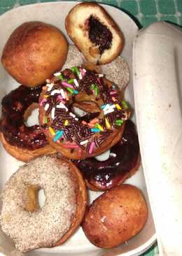 Donat empuk warna warni