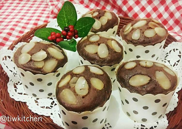 resep makanan Cupcake Kukus Pisang Coklat Almond