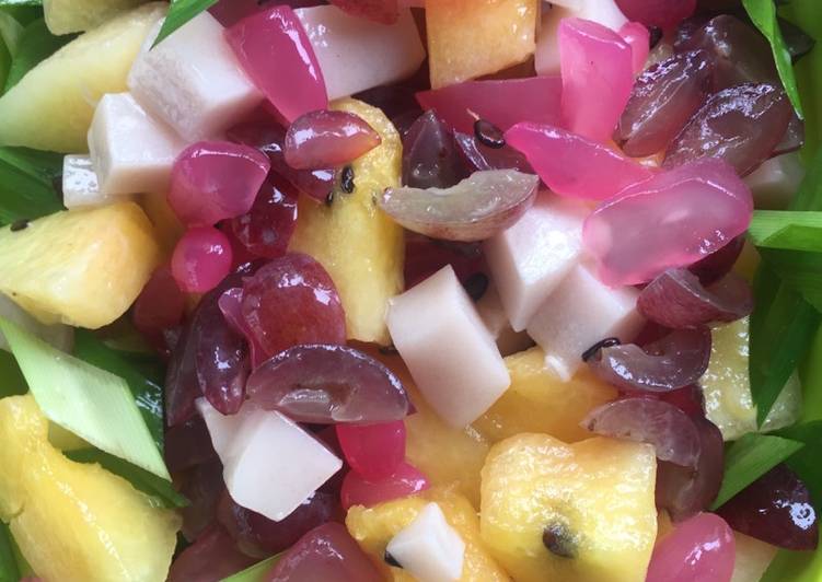  Resep  Salad  Buah  BikinRamadanBerkesan oleh Icha Liza 