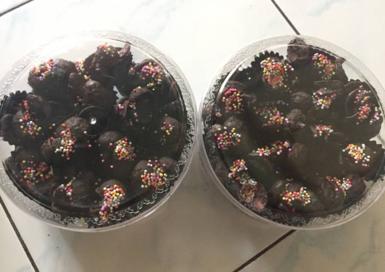 Cara Membuat Kue Koko Krunch Siram Coklat