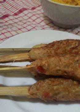 Sate Pusut with Pepaya Muda