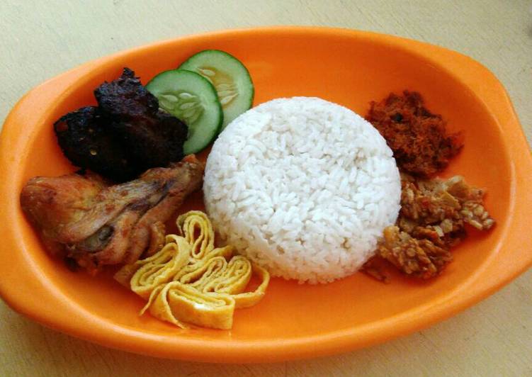 Resep Nasi Uduk Ricecooker - Anisa Festi's Kitchen ??