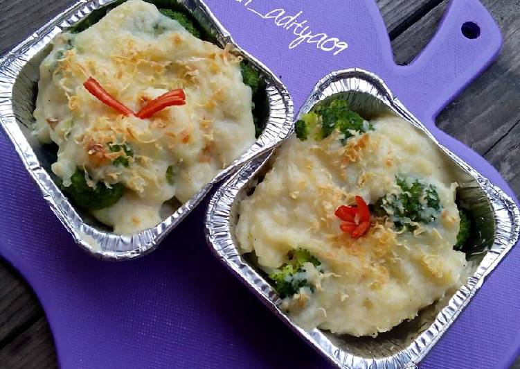 Resep Baked potato with brocoli and cheese By Putri 'Uty' Aditya