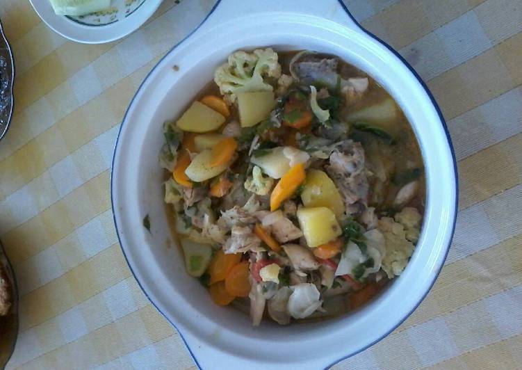 Resep Sop Ayam dengan Sayuran - Dwinie Karessa