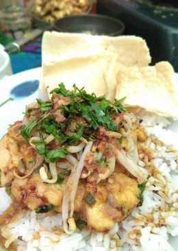 Tahu Telor bumbu Kacang Pedas