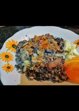 Nasi goreng hitam