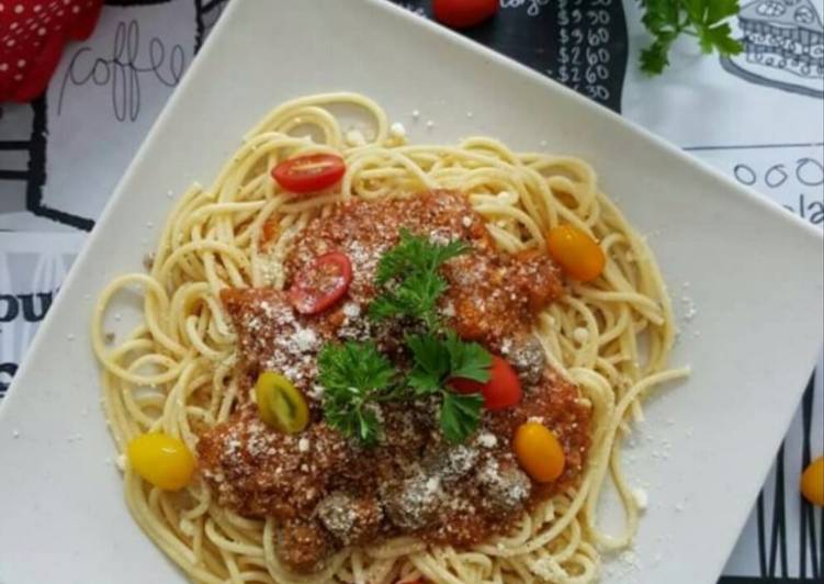 gambar untuk resep makanan Spaghetti Bolognaise with Meatballs