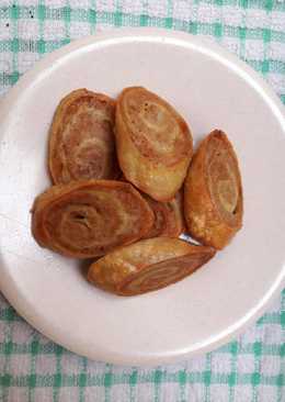 Rolade ayam (chicken egg roll)